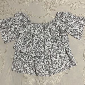 Women’s off the shoulder ruffed top